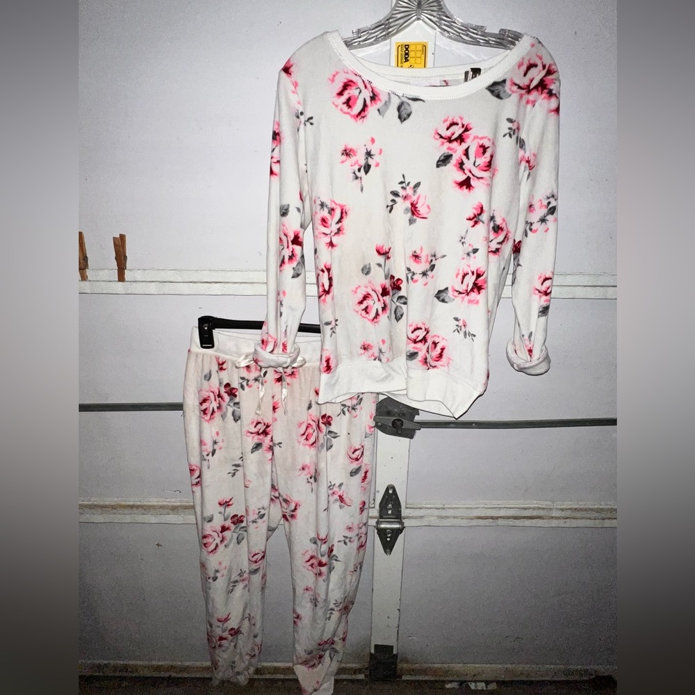 2-piece Pink K pajama set